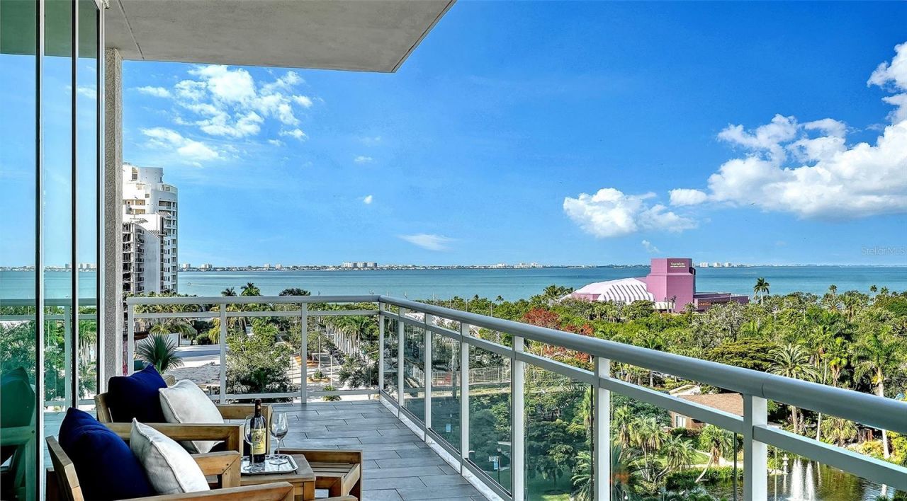 540 N Tamiami Trail, Unit 701, Sarasota, FL 34236 Photo