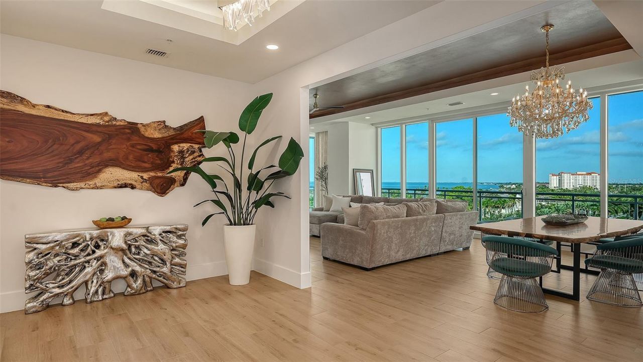 540 N Tamiami Trail, Unit 701, Sarasota, FL 34236 Photo