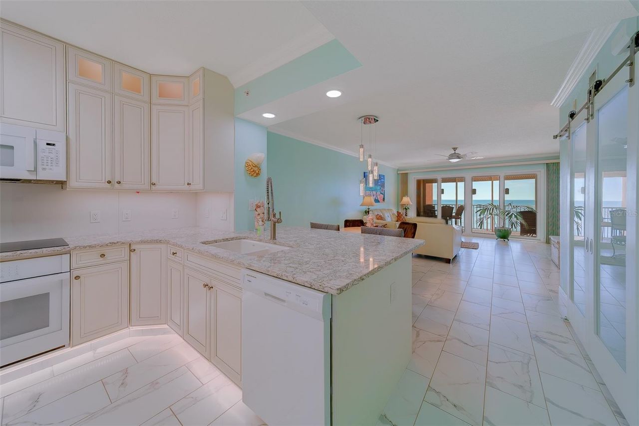 16450 Gulf Boulevard, Unit 565, North Redington Beach, FL 33708 Photo