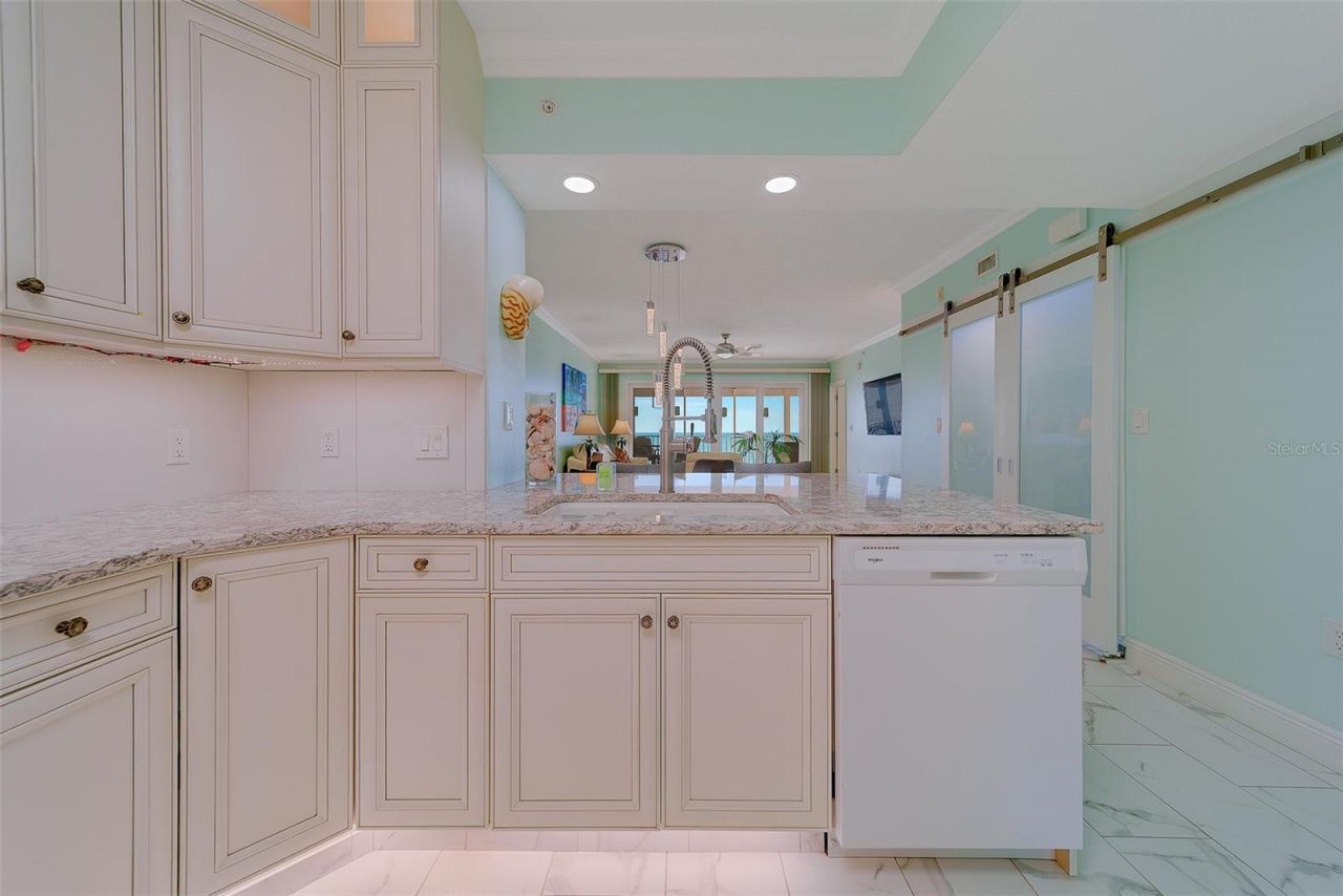 16450 Gulf Boulevard, Unit 565, North Redington Beach, FL 33708 Photo