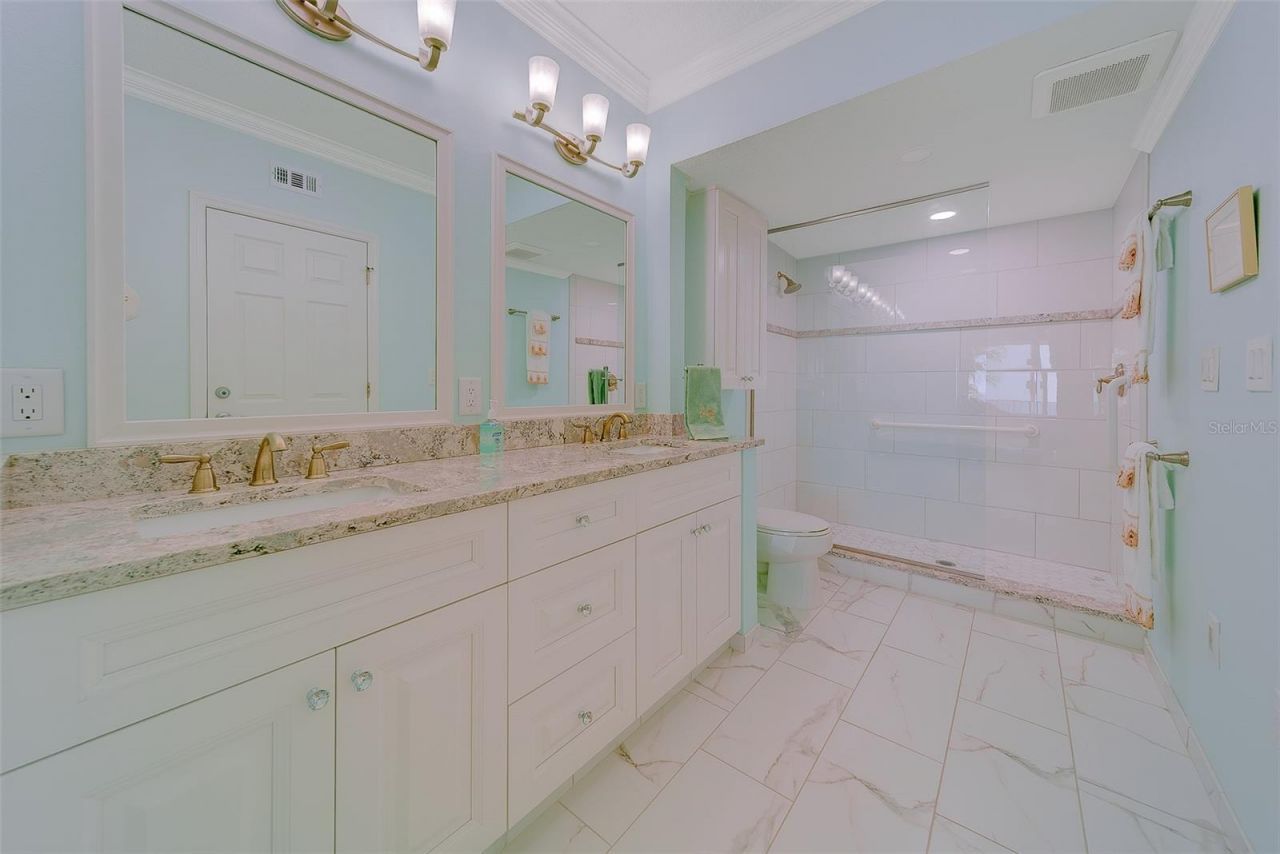 16450 Gulf Boulevard, Unit 565, North Redington Beach, FL 33708 Photo