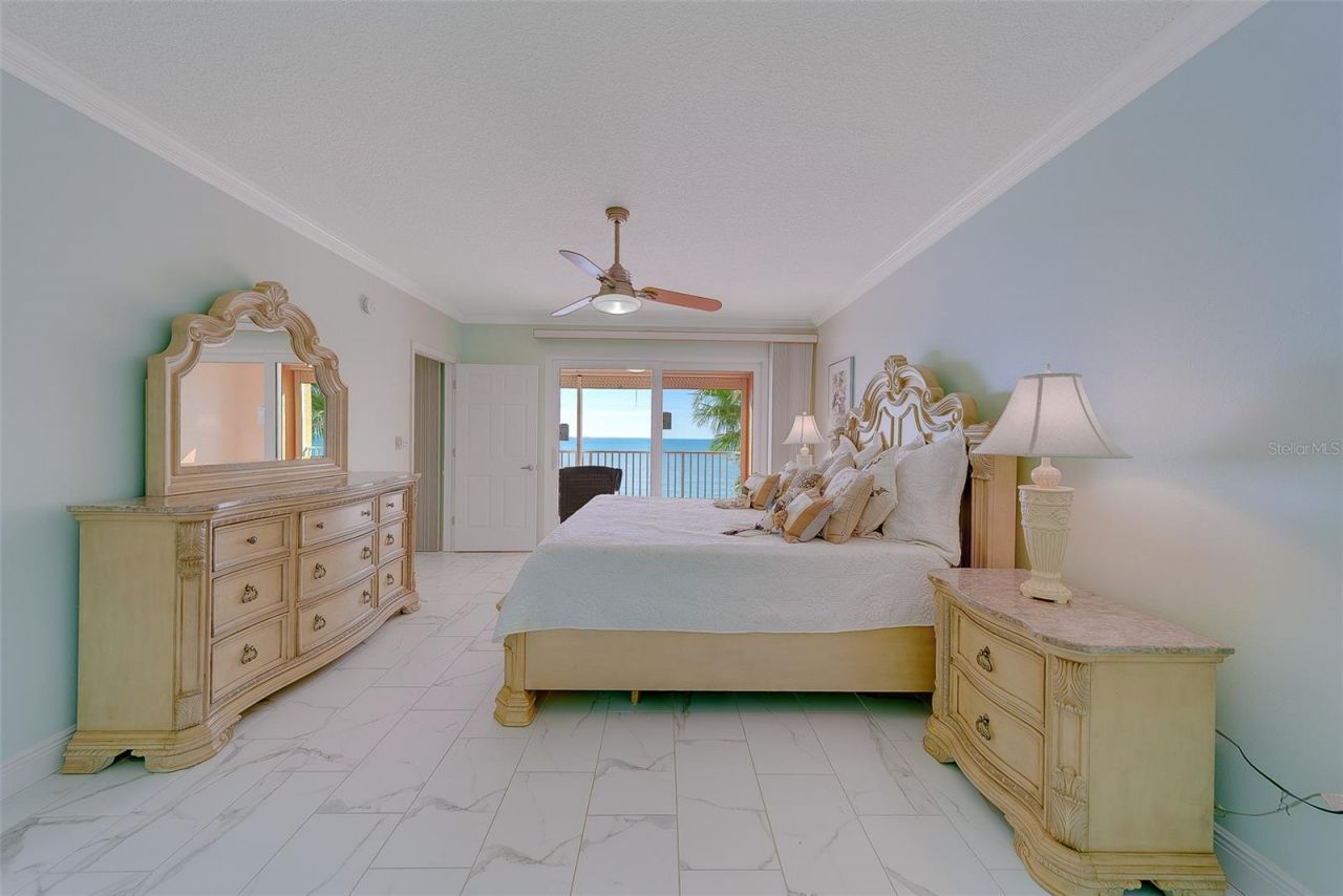 16450 Gulf Boulevard, Unit 565, North Redington Beach, FL 33708 Photo