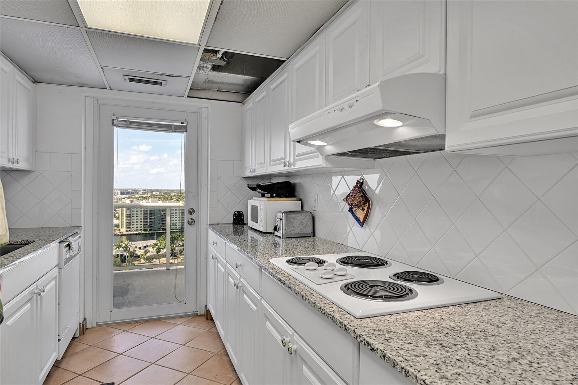 2841 N Ocean Boulevard, Unit 1809, Fort Lauderdale, FL 33308 Photo