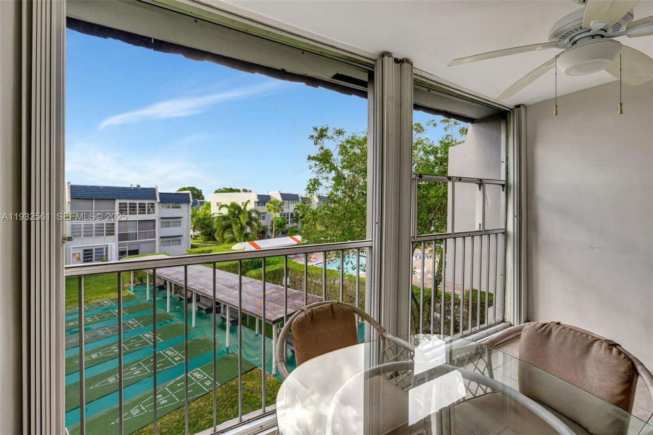 7897 Golf Cir Dr , Unit 309, Margate, FL 33063 Photo