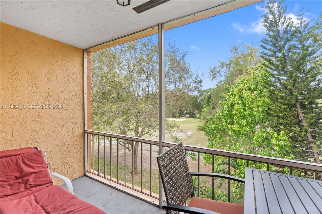 8400 Lagos De Campo Blvd, Unit 312, Tamarac, FL 33321 Photo