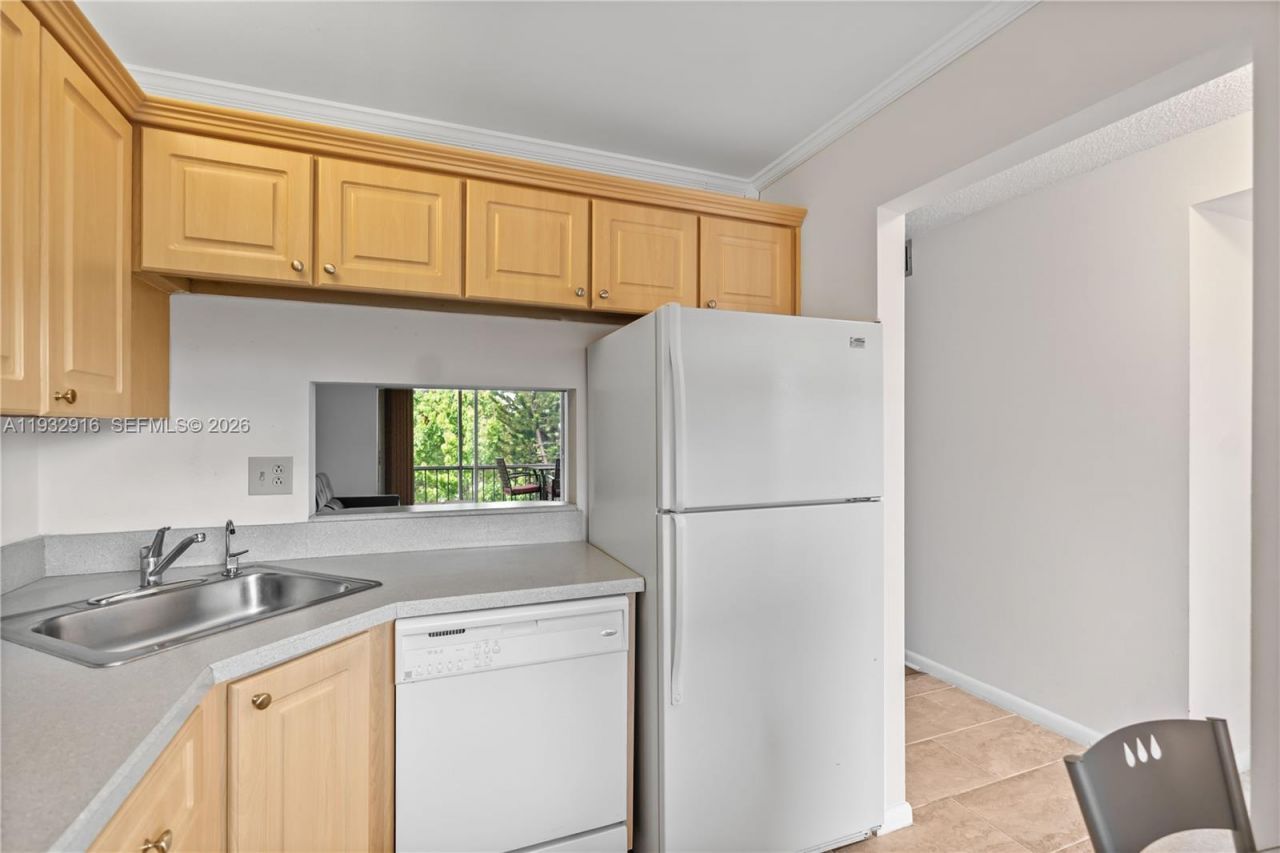 8400 Lagos De Campo Blvd, Unit 312, Tamarac, FL 33321 Photo