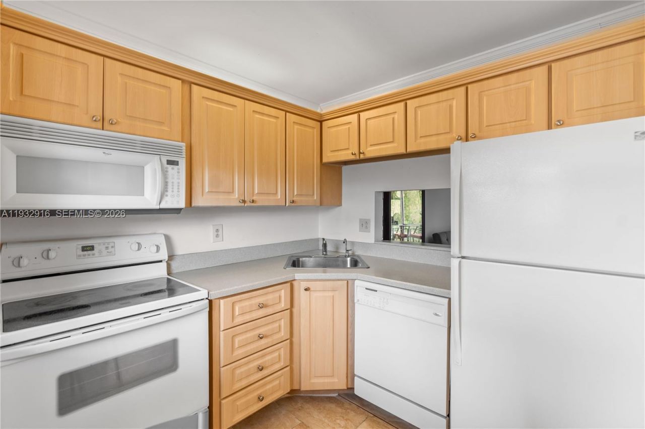 8400 Lagos De Campo Blvd, Unit 312, Tamarac, FL 33321 Photo