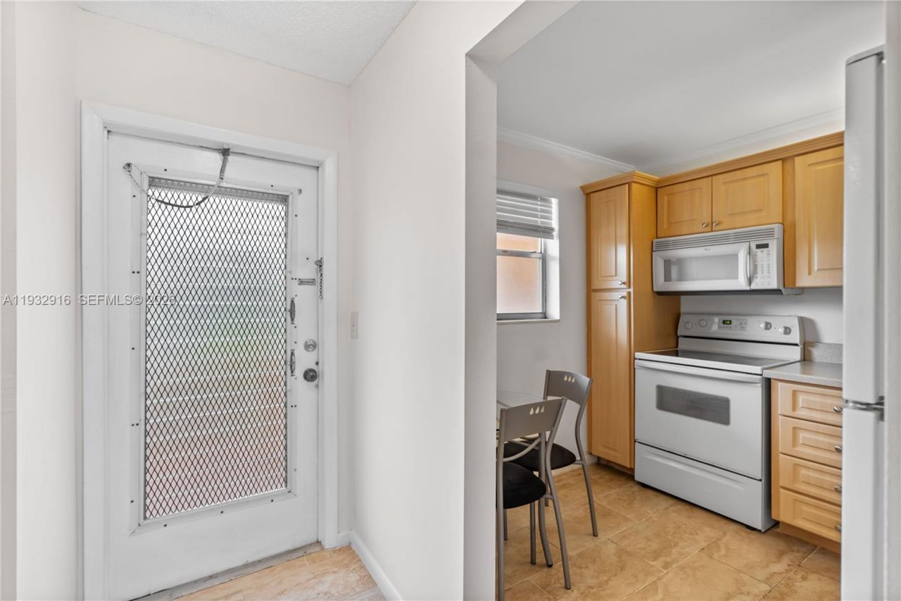 8400 Lagos De Campo Blvd, Unit 312, Tamarac, FL 33321 Photo