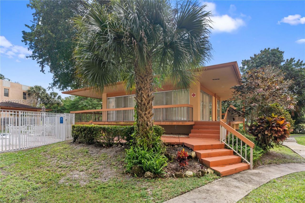 8400 Lagos De Campo Blvd, Unit 312, Tamarac, FL 33321 Photo