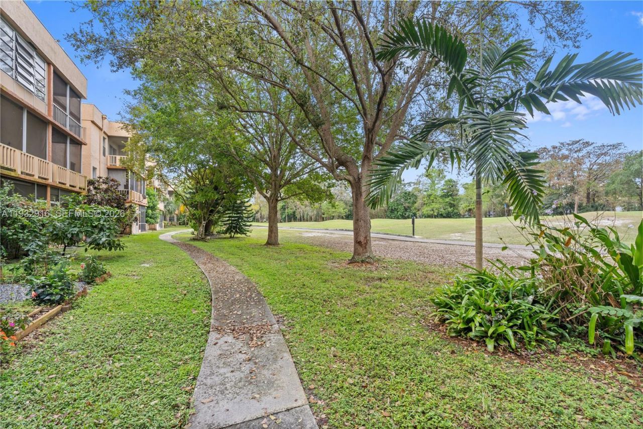 8400 Lagos De Campo Blvd, Unit 312, Tamarac, FL 33321 Photo