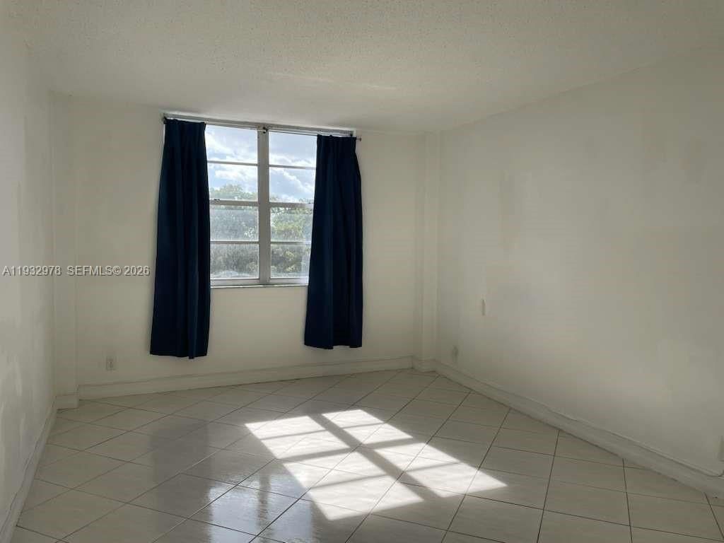 1455 N Treasure Dr, Unit 4L, North Bay Village, FL 33141 Photo