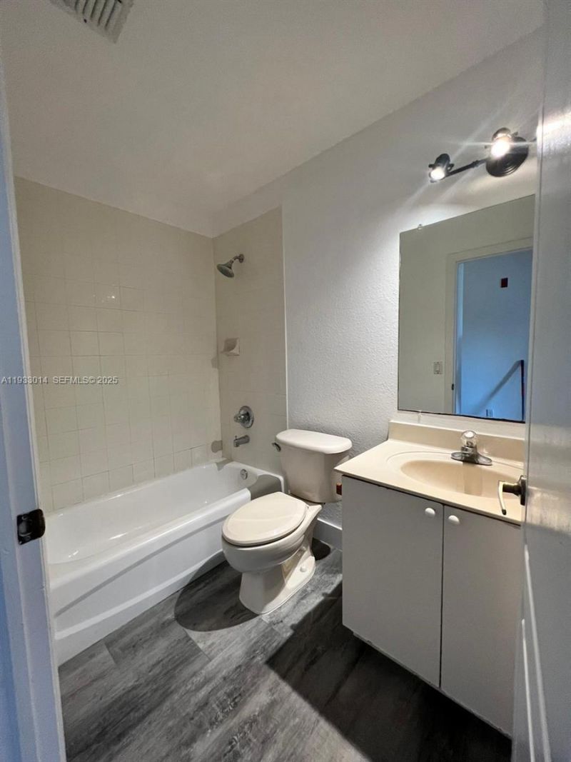 8964 W Flagler St, Unit 209, Miami, FL 33174 Photo