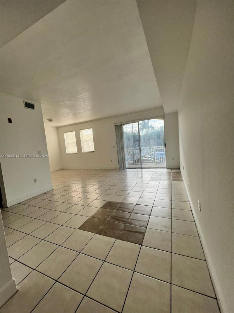 8964 W Flagler St, Unit 209, Miami, FL 33174 Photo