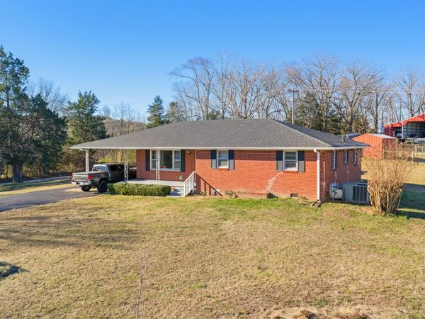 2095 Bible Hill Rd, Parsons, TN 38363