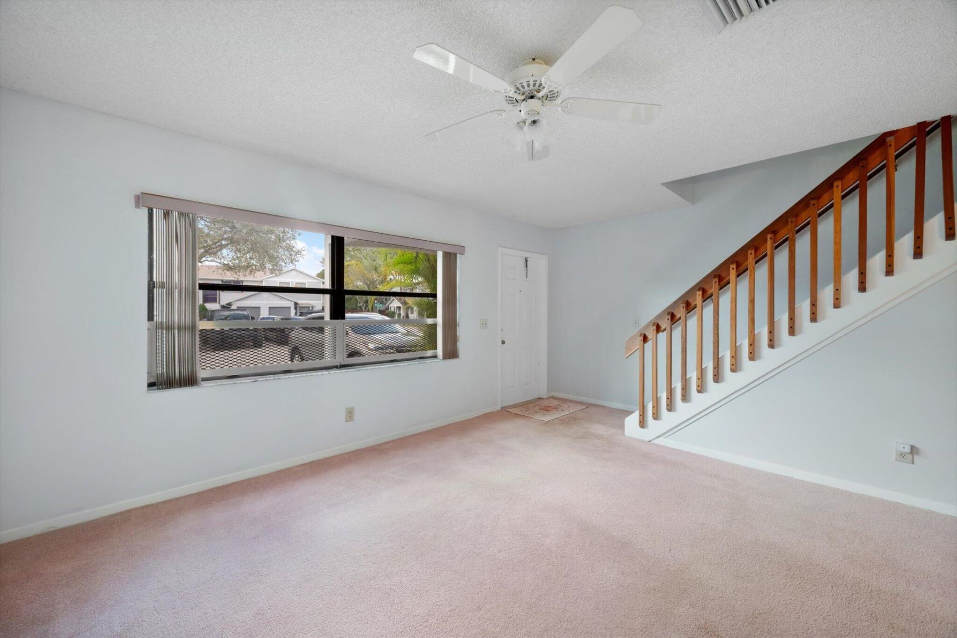 621 NW 105th Way, Pembroke Pines, FL 33026 Photo