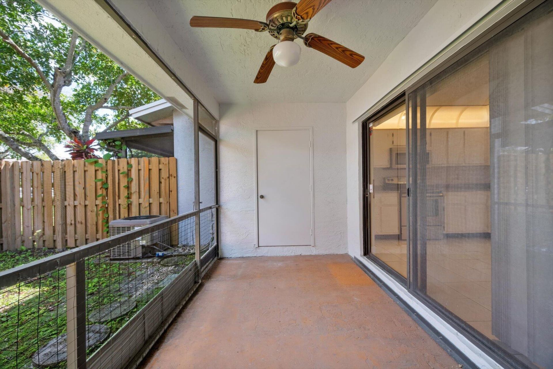 621 NW 105th Way, Pembroke Pines, FL 33026 Photo