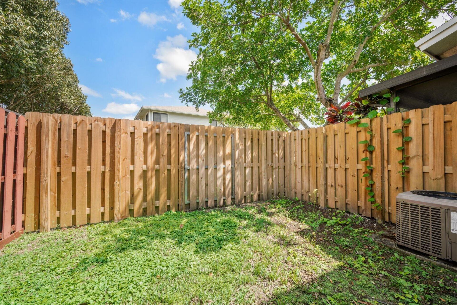 621 NW 105th Way, Pembroke Pines, FL 33026 Photo