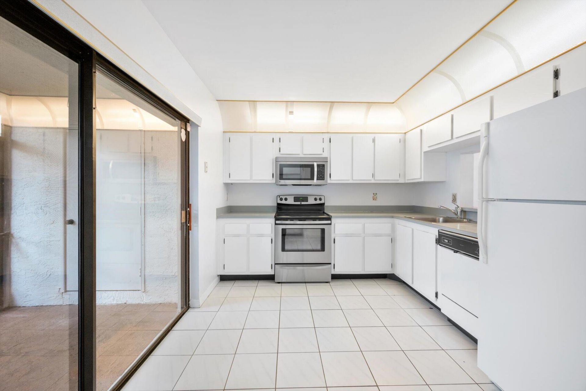 621 NW 105th Way, Pembroke Pines, FL 33026 Photo