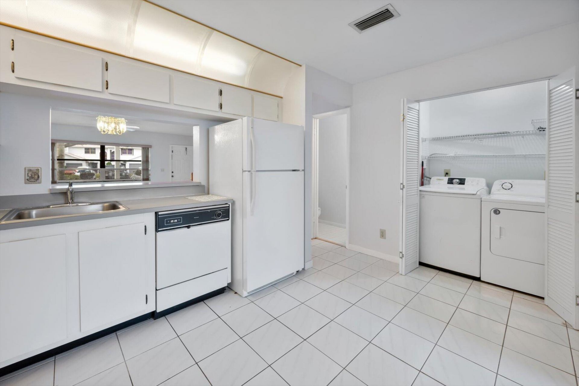 621 NW 105th Way, Pembroke Pines, FL 33026 Photo