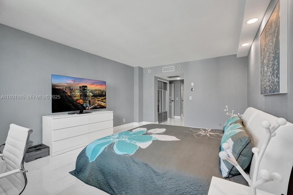 19380 Collins Ave, Unit 1104, Sunny Isles Beach, FL 33160 Photo