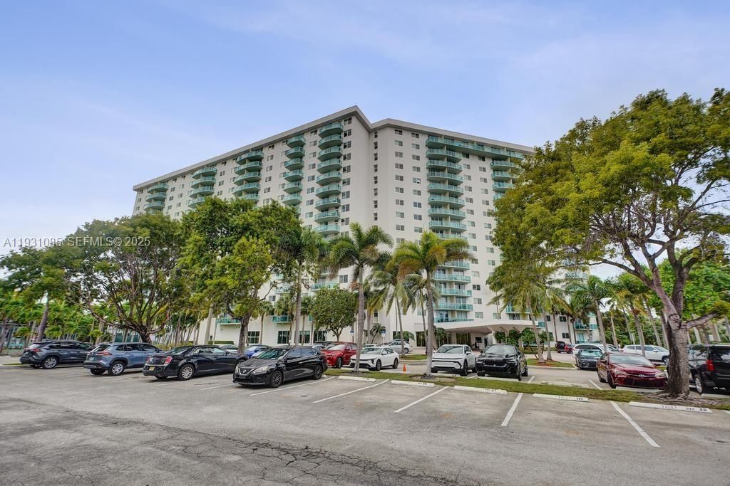 19380 Collins Ave, Unit 1104, Sunny Isles Beach, FL 33160 Photo