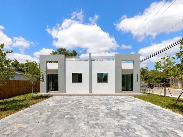 6852-6850 NW 4th AVE, Miami, FL 33150