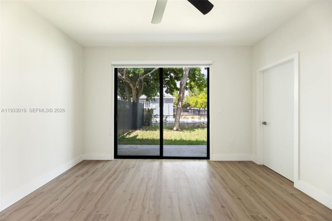 6852-6850 NW 4th Ave, Miami, FL 33150 Photo