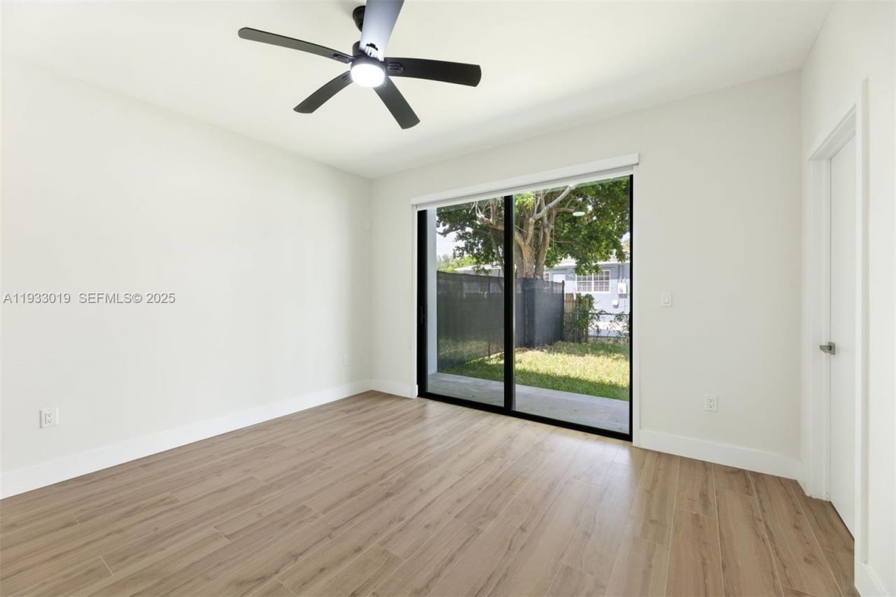 6852-6850 NW 4th Ave, Miami, FL 33150 Photo
