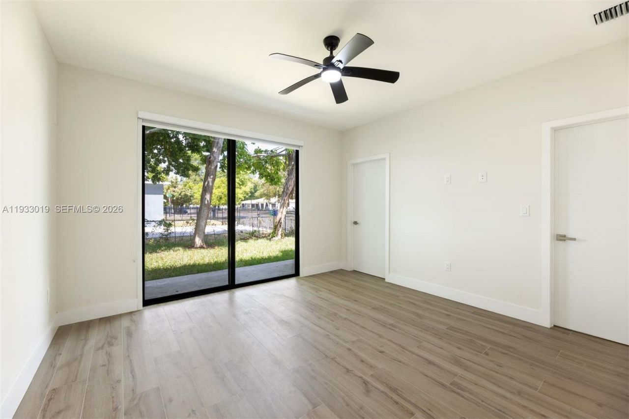 6852-6850 NW 4th Ave, Miami, FL 33150 Photo