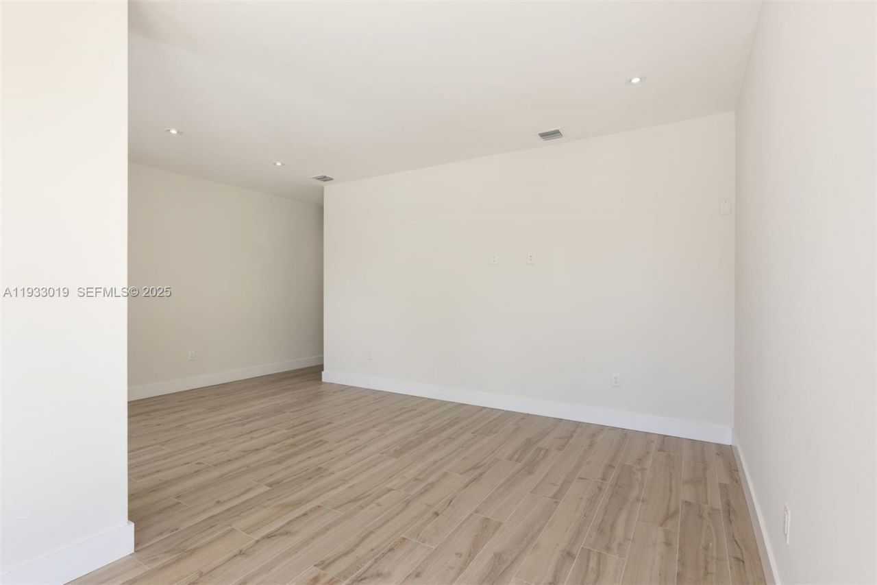 6852-6850 NW 4th Ave , Miami, FL 33150 Photo