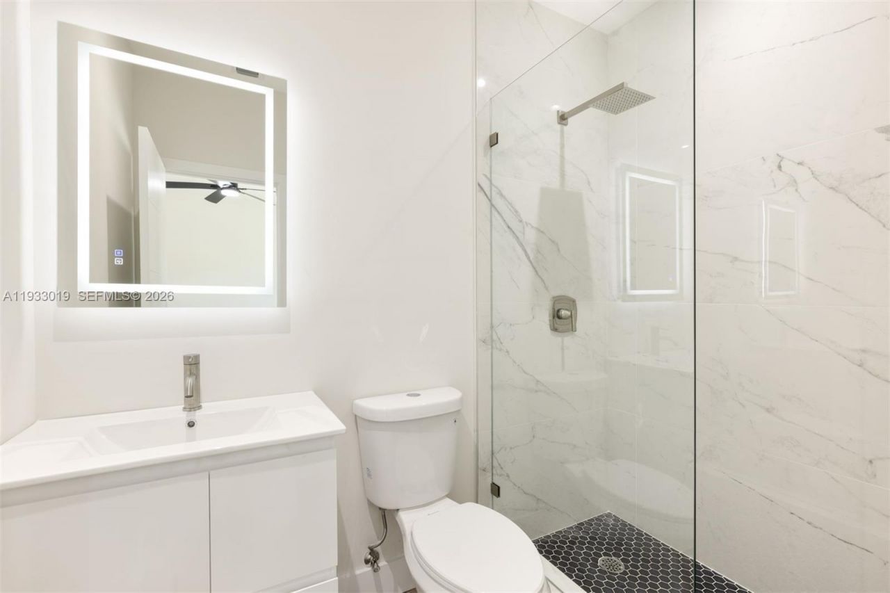 6852-6850 NW 4th Ave, Miami, FL 33150 Photo