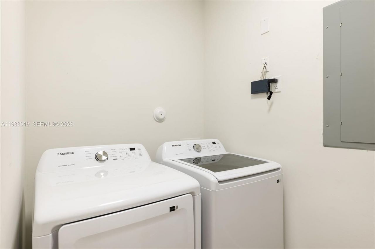 6852-6850 NW 4th Ave, Miami, FL 33150 Photo