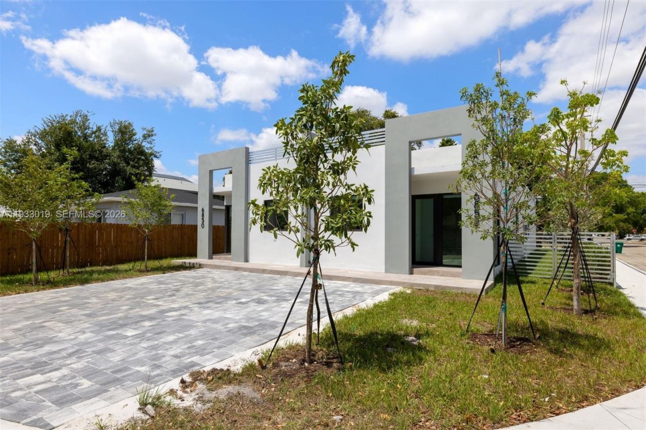 6852-6850 NW 4th Ave, Miami, FL 33150 Photo