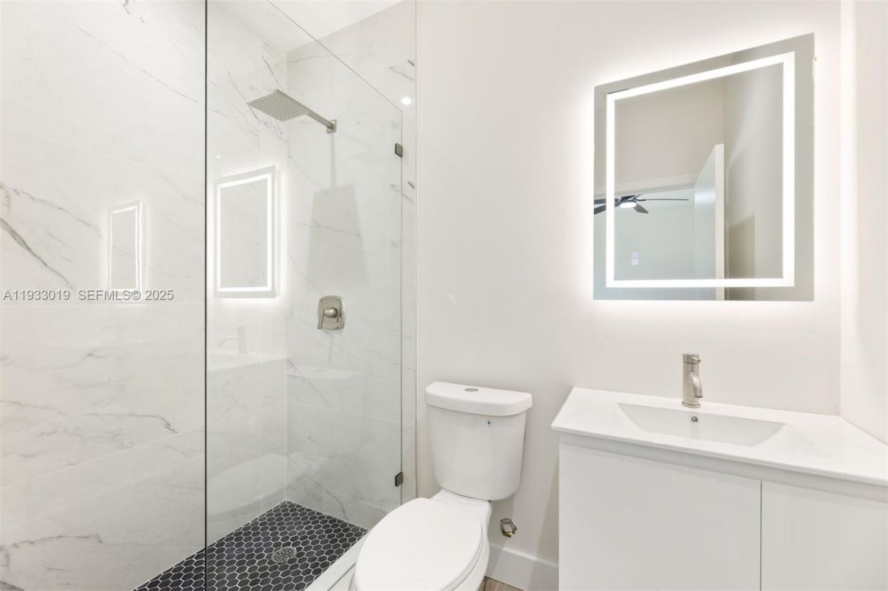 6852-6850 NW 4th Ave , Miami, FL 33150 Photo