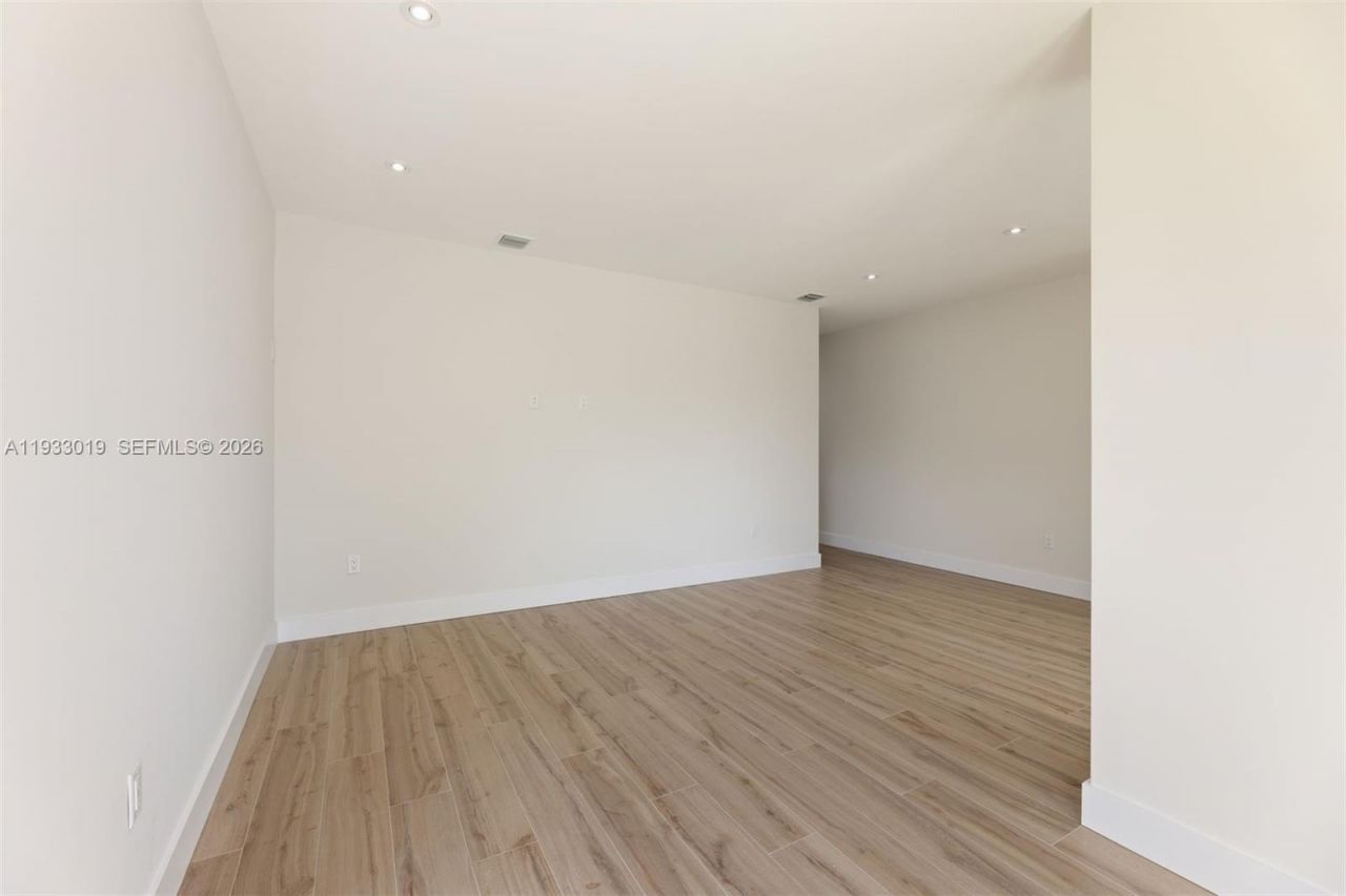 6852-6850 NW 4th Ave, Miami, FL 33150 Photo