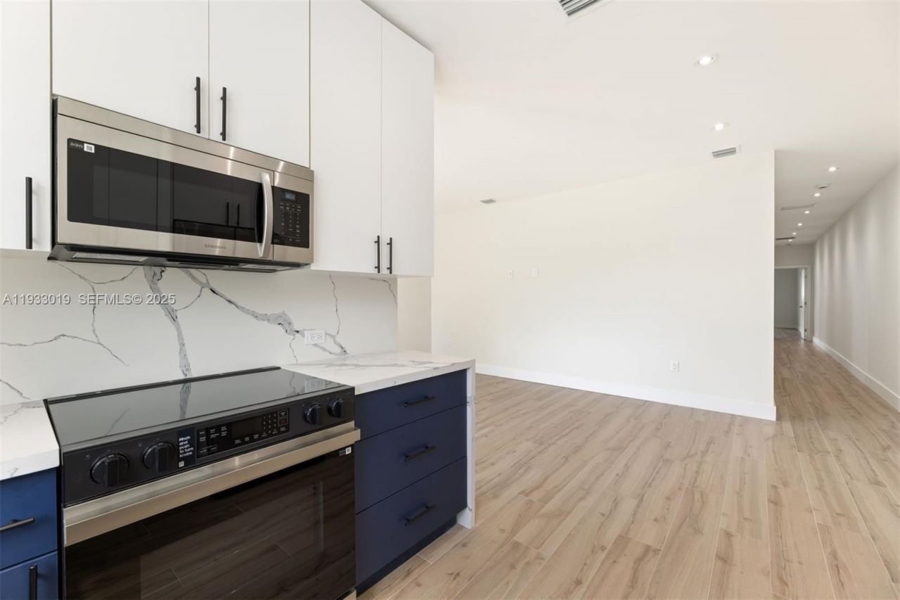 6852-6850 NW 4th Ave , Miami, FL 33150 Photo