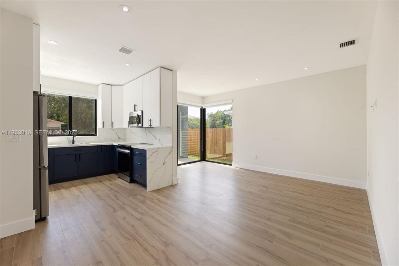 6852-6850 NW 4th Ave , Miami, FL 33150 Photo