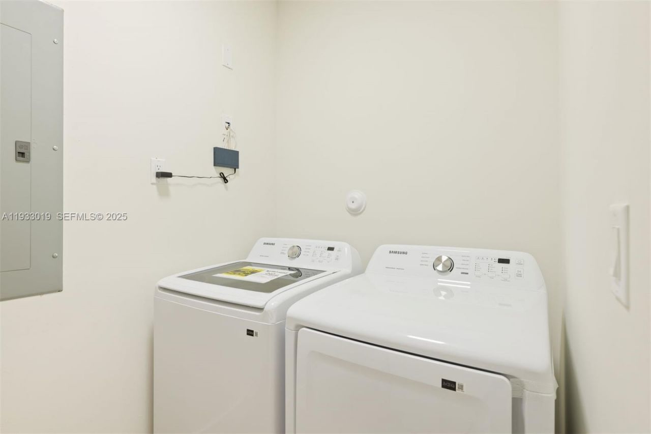 6852-6850 NW 4th Ave , Miami, FL 33150 Photo