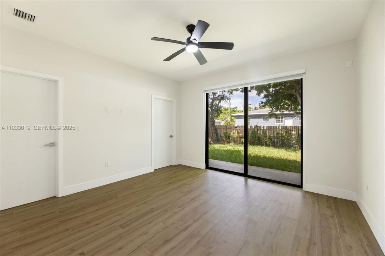 6852-6850 NW 4th Ave, Miami, FL 33150 Photo