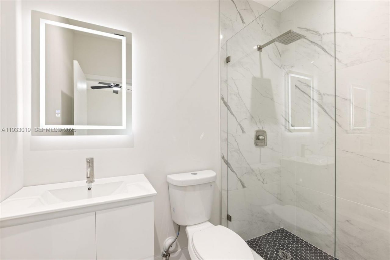 6852-6850 NW 4th Ave , Miami, FL 33150 Photo