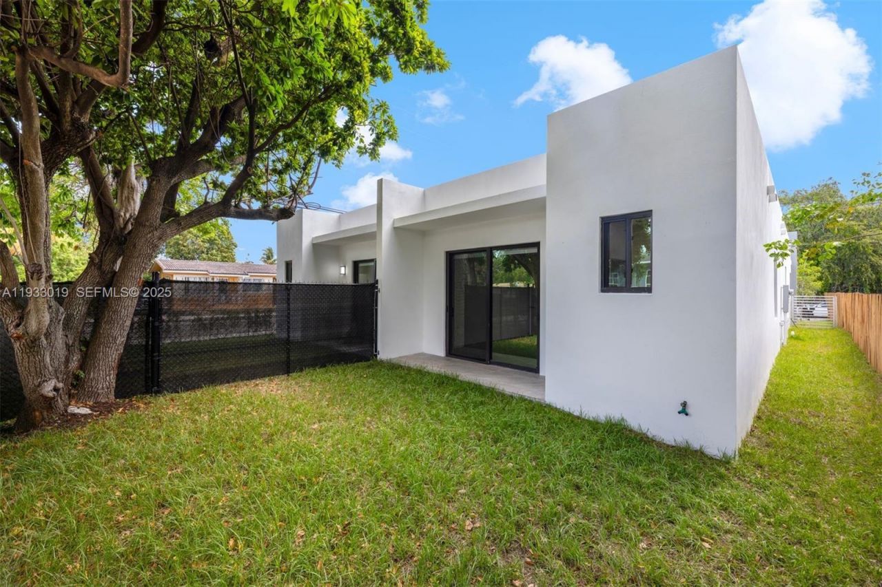 6852-6850 NW 4th Ave , Miami, FL 33150 Photo