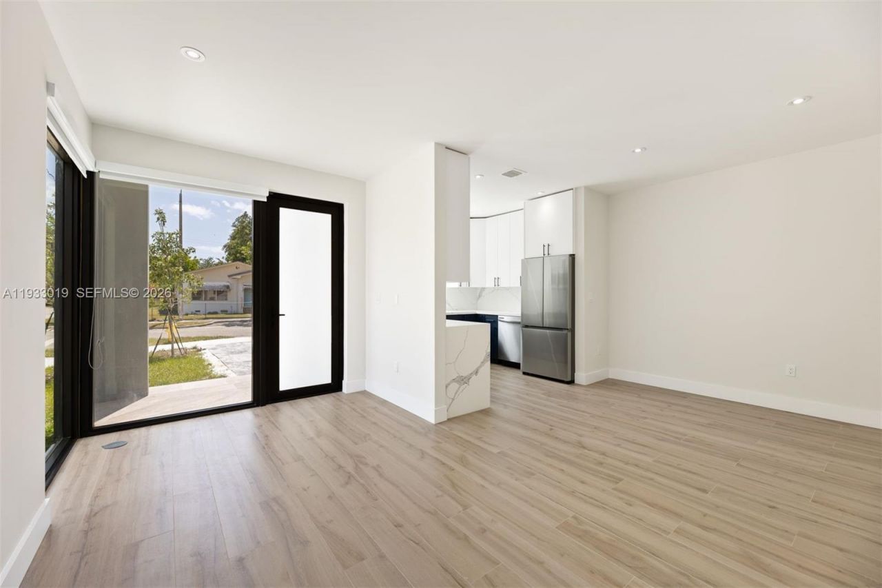 6852-6850 NW 4th Ave, Miami, FL 33150 Photo