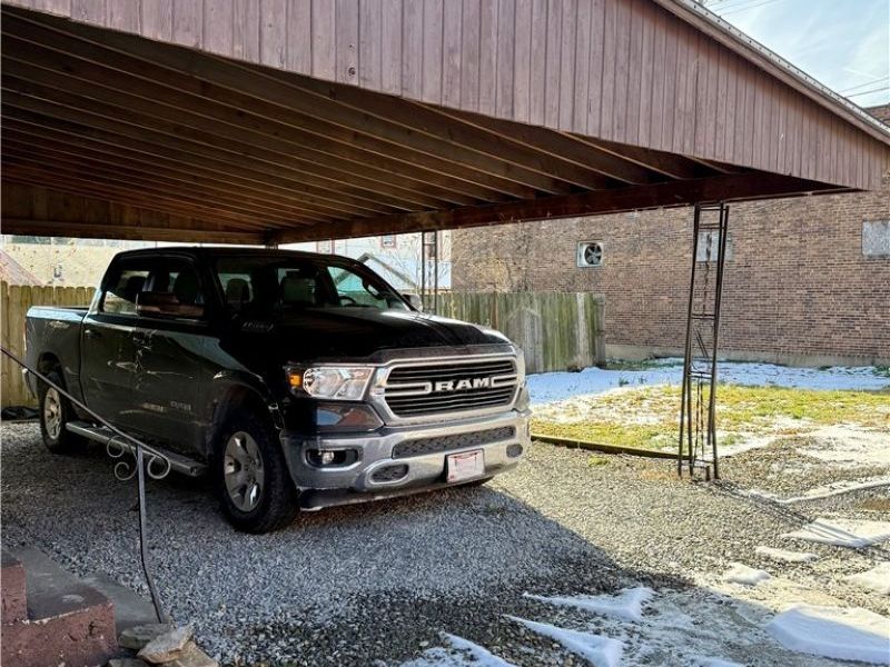 214 N Dawson Street, Uhrichsville, OH 44683 Photo 3