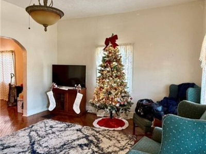 214 N Dawson Street, Uhrichsville, OH 44683 Photo 5