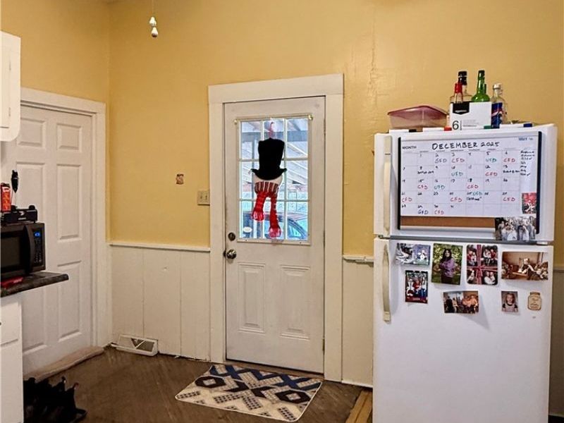 214 N Dawson Street, Uhrichsville, OH 44683 Photo 7