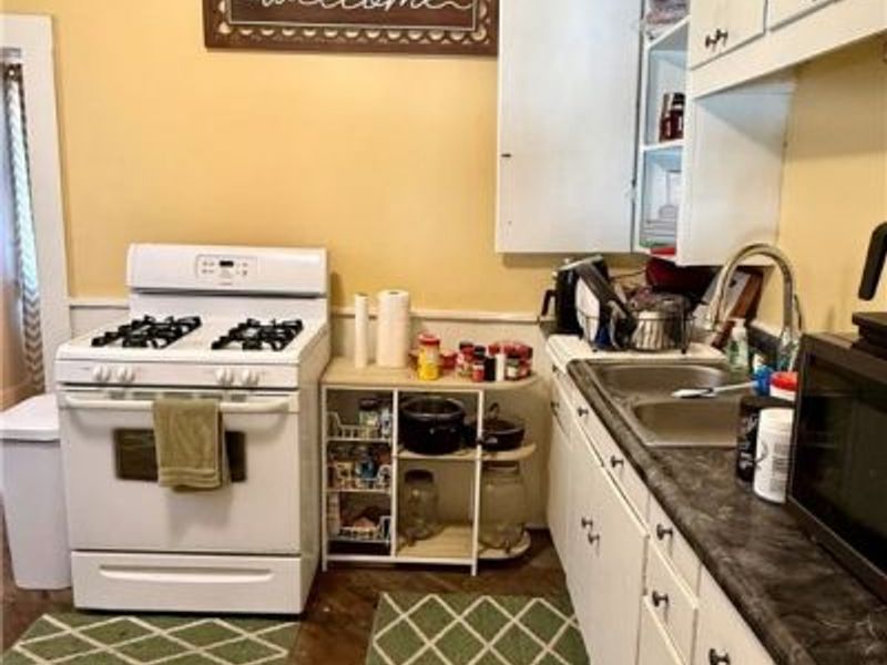 214 N Dawson Street, Uhrichsville, OH 44683 Photo 8