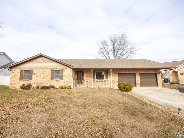 924 Dere Bere Drive, Mascoutah, IL 62258