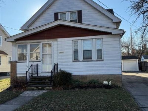 18606 Cherokee Avenue, Cleveland, OH 44119