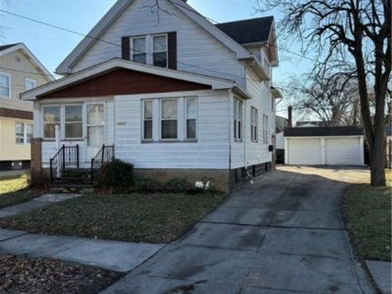 18606 Cherokee Avenue, Cleveland, OH 44119 Photo 2