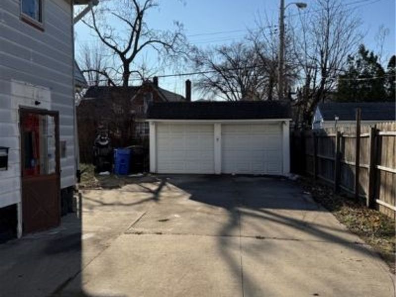 18606 Cherokee Avenue, Cleveland, OH 44119 Photo 4